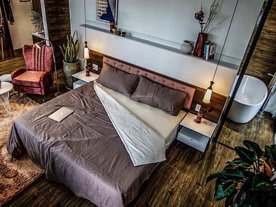 Ngo Tat To Street, Vietnam Ngo Tat To Street, Vietnam