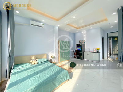 Au Co Street, Vietnam Au Co Street, Vietnam