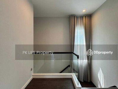 Housing in Ban Ratsada, Thailand Housing in Ban Ratsada, Thailand