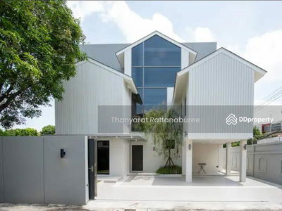 Beautiful house for rent located in Ekkamai Sukhumvit, Bangkok, Thailand Beautiful house for rent located in Ekkamai Sukhumvit, Bangkok, Thailand