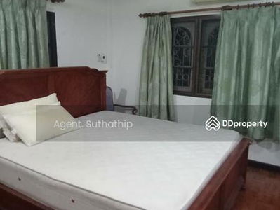 Rangsiya Village, Bangkok, Thailand Rangsiya Village, Bangkok, Thailand