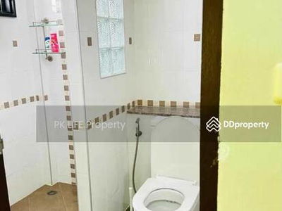 Gehäuse In Kathu, Thailand Gehäuse In Kathu, Thailand