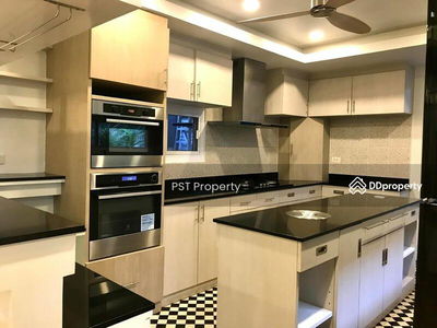 Single house near Bts Bangna and bearing, Bangkok, Thailand Single house near Bts Bangna and bearing, Bangkok, Thailand