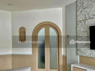 Gehäuse In Ban Ratsada, Thailand Gehäuse In Ban Ratsada, Thailand