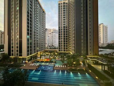 De La Sol, Vietnam De La Sol, Vietnam