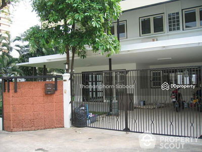 Spacious 3-Bedroom House, Bangkok, Thailand Spacious 3-Bedroom House, Bangkok, Thailand