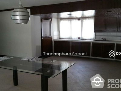 Spacious 3-Bedroom House, Bangkok, Thailand Spacious 3-Bedroom House, Bangkok, Thailand