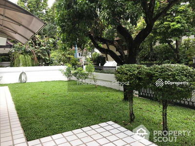 Spacious 5-Bedroom House, Bangkok, Thailand Spacious 5-Bedroom House, Bangkok, Thailand