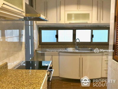 Spacious 5-Bedroom House, Bangkok, Thailand Spacious 5-Bedroom House, Bangkok, Thailand