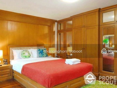 Large 2-Bedroom Townhouse, Bangkok, Thailand Large 2-Bedroom Townhouse, Bangkok, Thailand