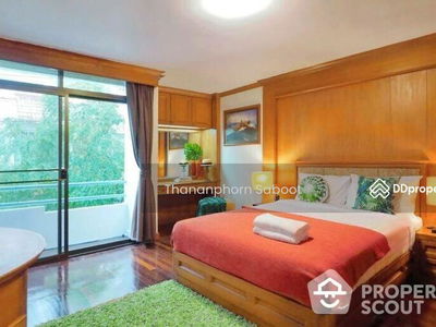Large 2-Bedroom Townhouse, Bangkok, Thailand Large 2-Bedroom Townhouse, Bangkok, Thailand
