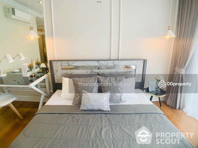 Large 3-Bedroom Townhouse, Bangkok, Thailand Large 3-Bedroom Townhouse, Bangkok, Thailand