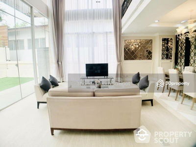Large 3-Bedroom Townhouse, Bangkok, Thailand Large 3-Bedroom Townhouse, Bangkok, Thailand
