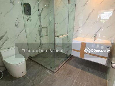 Spacious 3-Bedroom Townhouse, Bangkok, Thailand Spacious 3-Bedroom Townhouse, Bangkok, Thailand