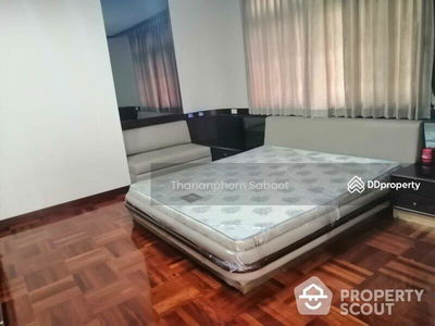 Spacious 5-Bedroom House, Bangkok, Thailand Spacious 5-Bedroom House, Bangkok, Thailand