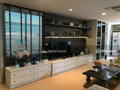 Luxury house, Soi Inthamara 9, Bangkok, Thailand Luxury house, Soi Inthamara 9, Bangkok, Thailand