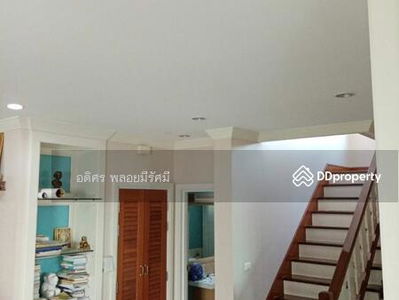 Laddarom Ratchaphruek-Pinklao, Bangkok, Thailand Laddarom Ratchaphruek-Pinklao, Bangkok, Thailand