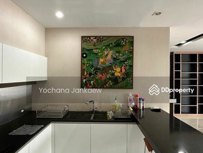 Ficus Lane, Bangkok, Thailand Ficus Lane, Bangkok, Thailand