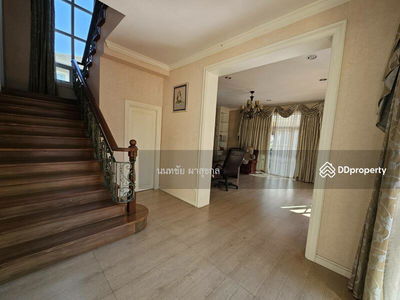 Two Grande Monaco Bangna-Wongwaen, Bangkok, Thailand Two Grande Monaco Bangna-Wongwaen, Bangkok, Thailand