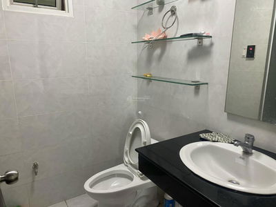 Hoang Anh Thanh Binh, Vietnam Hoang Anh Thanh Binh, Vietnam