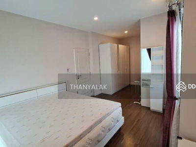 Luxury 3-story detached house, Village: Lumpini Suan Luang Rama 9, Bangkok, Thailand Luxury 3-story detached house, Village: Lumpini Suan Luang Rama 9, Bangkok, Thailand