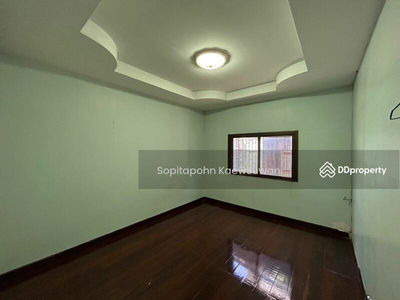 10120, Bangkok, Thailand 10120, Bangkok, Thailand