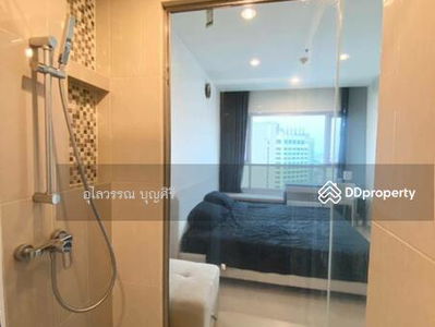 Life Ratchadapisek, Bangkok, Thailand Life Ratchadapisek, Bangkok, Thailand