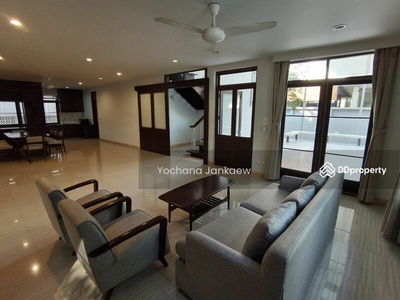 Large 3-Br House near BTS Nana, Bangkok, Thailand Large 3-Br House near BTS Nana, Bangkok, Thailand