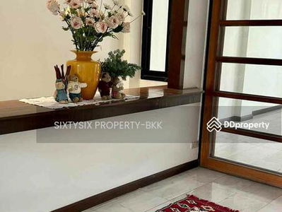 Commercial/Shophouse, Bangkok, Thailand Commercial/Shophouse, Bangkok, Thailand