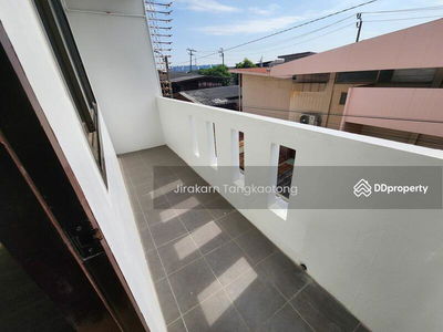 Townhouse, 4 bedrooms, 3 bathrooms, 1 kitchen, in Soi Bangkok Nonthaburi 43, Bangkok., Thailand Townhouse, 4 bedrooms, 3 bathrooms, 1 kitchen, in Soi Bangkok Nonthaburi 43, Bangkok., Thailand