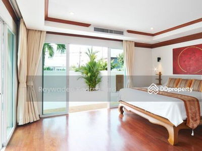 Surin Sabai, Phuket, Thailand Surin Sabai, Phuket, Thailand