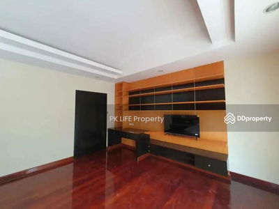 Alojamiento en Ban Ratsada, Thailand Alojamiento en Ban Ratsada, Thailand