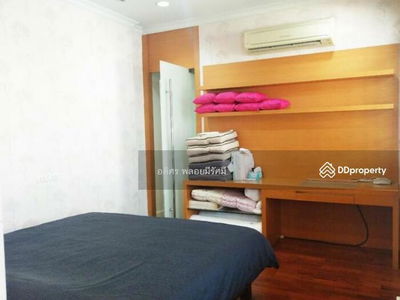 Narasiri Sathorn - Wongwaen, Bangkok, Thailand Narasiri Sathorn - Wongwaen, Bangkok, Thailand