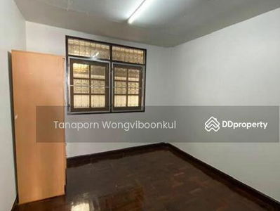 Single house for rent, Lat Phrao 47, Intersection, Bangkok, Thailand Single house for rent, Lat Phrao 47, Intersection, Bangkok, Thailand