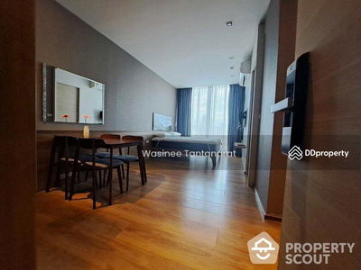 Park Origin Phrom Phong, Bangkok, Thailand Park Origin Phrom Phong, Bangkok, Thailand