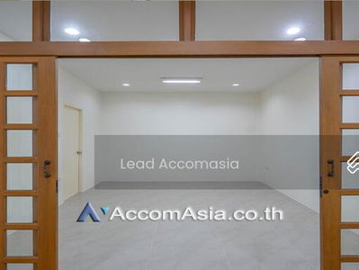 Home Office | 5 Bedrooms Townhouse for Sale and Rent in Sukhumvit, Bangkok near BTS Ekkamai AA30827, Bangkok, Thailand Home Office | 5 Bedrooms Townhouse for Sale and Rent in Sukhumvit, Bangkok near BTS Ekkamai AA30827, Bangkok, Thailand