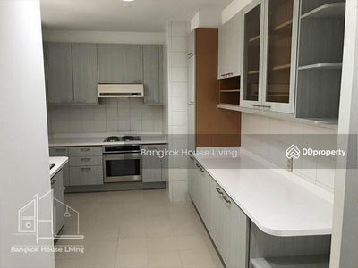 Krungthep Thani Tower, Bangkok, Thailand Krungthep Thani Tower, Bangkok, Thailand