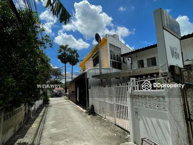 Hotel for rent, house for rent, near walking street Chiang Mai Gate Next to the Chiang Mai moat in Chiang Mai, Phra Singh Subdistrict, Chiang Mai, Thailand Hotel for rent, house for rent, near walking street Chiang Mai Gate Next to the Chiang Mai moat in Chiang Mai, Phra Singh Subdistrict, Chiang Mai, Thailand