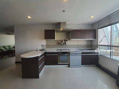 Urbana Langsuan, Bangkok, Thailand Urbana Langsuan, Bangkok, Thailand