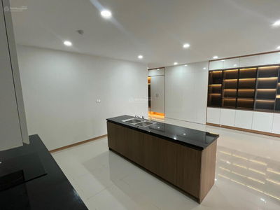 Rose Town, Vietnam Rose Town, Vietnam