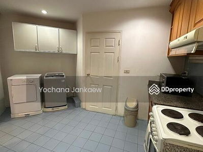 Trinity Complex, Bangkok, Thailand Trinity Complex, Bangkok, Thailand