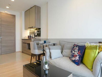 The Line Phahon-Pradipat, Bangkok, Thailand The Line Phahon-Pradipat, Bangkok, Thailand