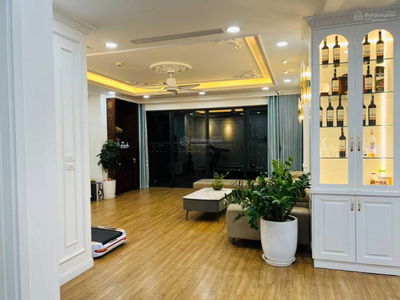 Iris Garden, Vietnam Iris Garden, Vietnam