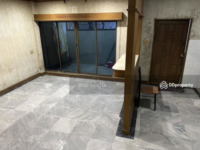 Townhouse for rent, 3 floors, 30 sq m., Bangkok., Thailand Townhouse for rent, 3 floors, 30 sq m., Bangkok., Thailand