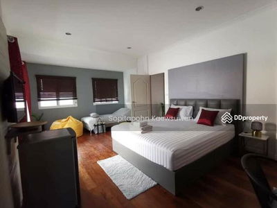 10300, Bangkok, Thailand 10300, Bangkok, Thailand