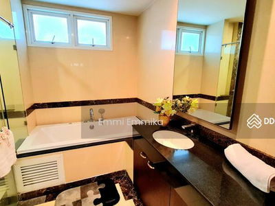 Piyathip Place, Bangkok, Thailand Piyathip Place, Bangkok, Thailand