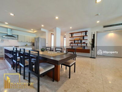 Ficus Lane, Bangkok, Thailand Ficus Lane, Bangkok, Thailand