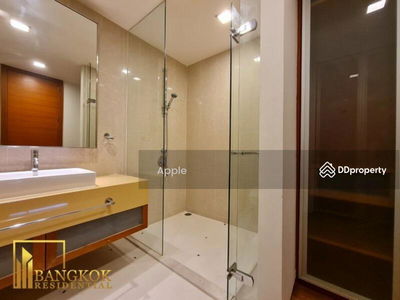 Ficus Lane, Bangkok, Thailand Ficus Lane, Bangkok, Thailand