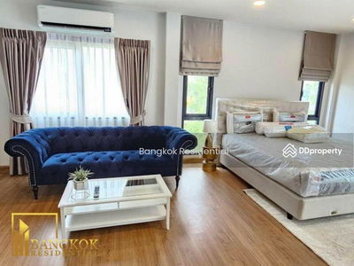 House in Compound, Samut Prakan, Thailand House in Compound, Samut Prakan, Thailand