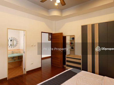 Housing in Ban Ratsada, Thailand Housing in Ban Ratsada, Thailand